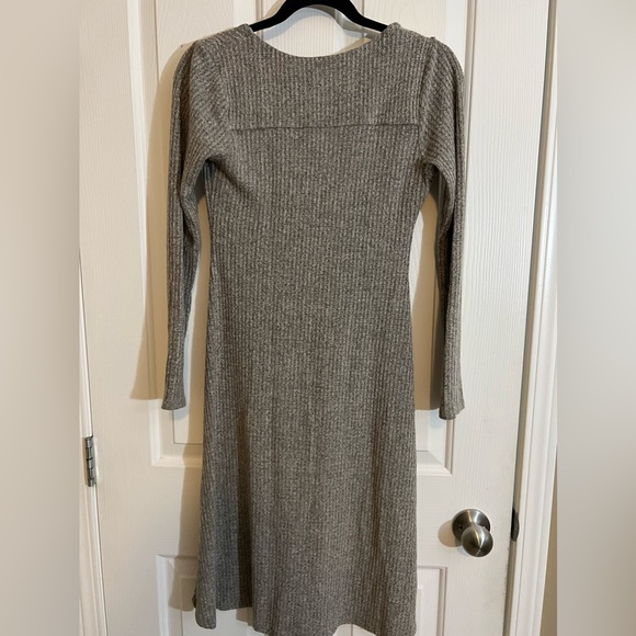 Monteau Los Angeles Knit Dress - Picture 4 of 5